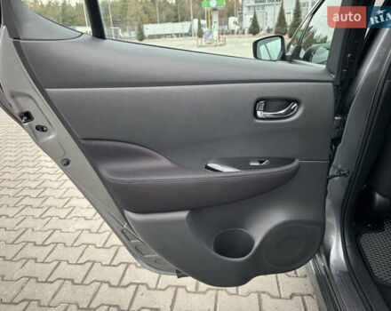 Сірий Ніссан Ліф, об'ємом двигуна 0 л та пробігом 52 тис. км за 18300 $, фото 25 на Automoto.ua