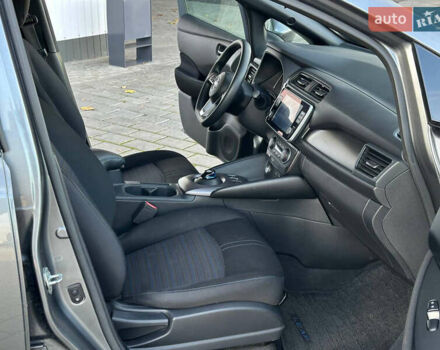 Серый Ниссан Лиф, объемом двигателя 0 л и пробегом 65 тыс. км за 12300 $, фото 17 на Automoto.ua