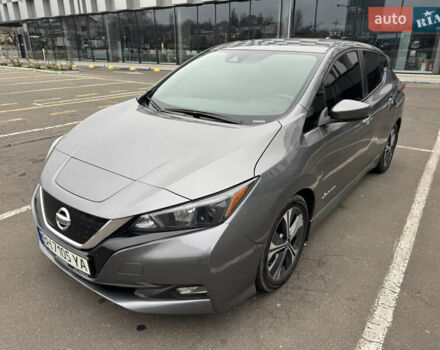 Серый Ниссан Лиф, объемом двигателя 0 л и пробегом 125 тыс. км за 9900 $, фото 5 на Automoto.ua