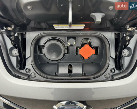 Серый Ниссан Лиф, объемом двигателя 0 л и пробегом 125 тыс. км за 9900 $, фото 39 на Automoto.ua