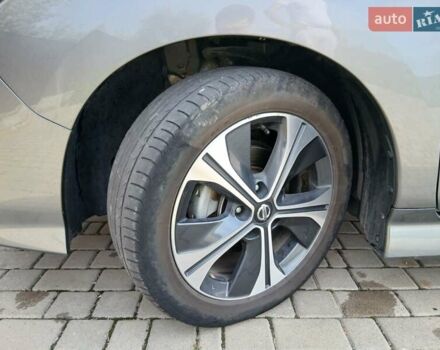 Серый Ниссан Лиф, объемом двигателя 0 л и пробегом 75 тыс. км за 14500 $, фото 3 на Automoto.ua