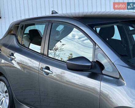 Серый Ниссан Лиф, объемом двигателя 0 л и пробегом 65 тыс. км за 12300 $, фото 6 на Automoto.ua