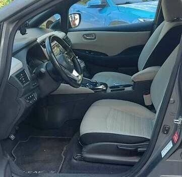 Сірий Ніссан Ліф, об'ємом двигуна 0 л та пробігом 72 тис. км за 14802 $, фото 4 на Automoto.ua