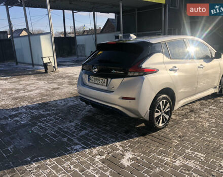 Сірий Ніссан Ліф, об'ємом двигуна 0 л та пробігом 83 тис. км за 15100 $, фото 4 на Automoto.ua