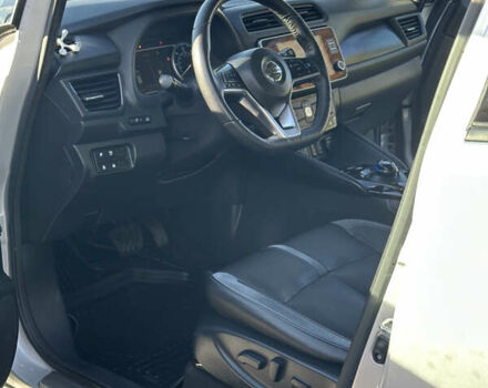 Серый Ниссан Лиф, объемом двигателя 0 л и пробегом 180 тыс. км за 11900 $, фото 15 на Automoto.ua