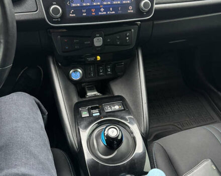 Серый Ниссан Лиф, объемом двигателя 0 л и пробегом 125 тыс. км за 9900 $, фото 24 на Automoto.ua