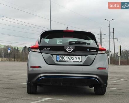 Серый Ниссан Лиф, объемом двигателя 0 л и пробегом 62 тыс. км за 13200 $, фото 9 на Automoto.ua