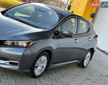 Серый Ниссан Лиф, объемом двигателя 0 л и пробегом 65 тыс. км за 12300 $, фото 2 на Automoto.ua