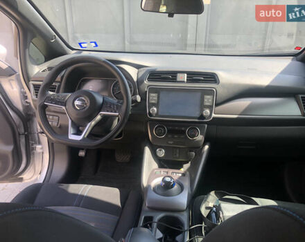Сірий Ніссан Ліф, об'ємом двигуна 0 л та пробігом 83 тис. км за 15100 $, фото 12 на Automoto.ua