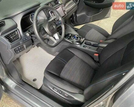 Серый Ниссан Лиф, объемом двигателя 0 л и пробегом 54 тыс. км за 14990 $, фото 6 на Automoto.ua