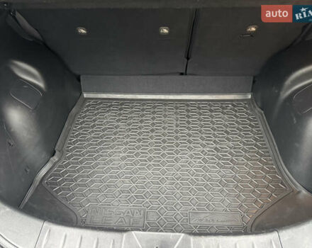 Серый Ниссан Лиф, объемом двигателя 0 л и пробегом 125 тыс. км за 9900 $, фото 31 на Automoto.ua