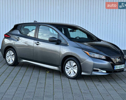 Серый Ниссан Лиф, объемом двигателя 0 л и пробегом 65 тыс. км за 12300 $, фото 3 на Automoto.ua