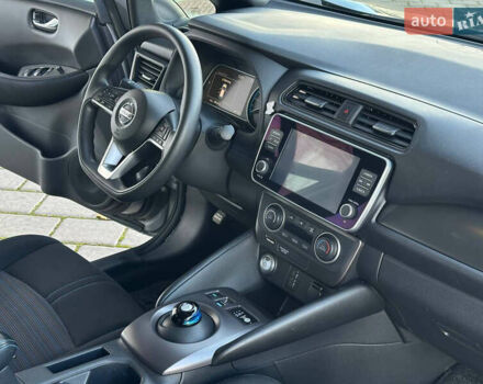 Серый Ниссан Лиф, объемом двигателя 0 л и пробегом 65 тыс. км за 12300 $, фото 16 на Automoto.ua