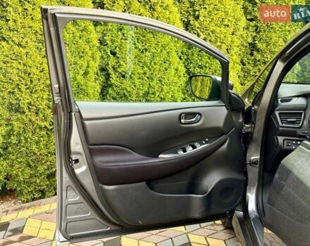 Серый Ниссан Лиф, объемом двигателя 0 л и пробегом 47 тыс. км за 15200 $, фото 15 на Automoto.ua