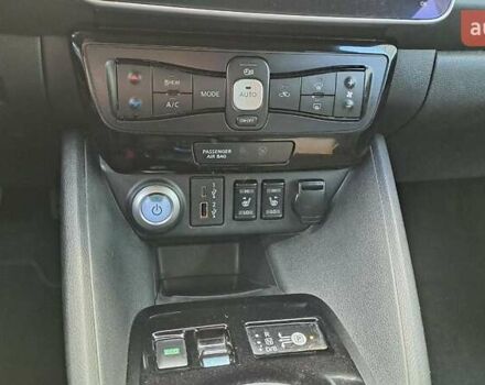 Сірий Ніссан Ліф, об'ємом двигуна 0 л та пробігом 102 тис. км за 15700 $, фото 17 на Automoto.ua