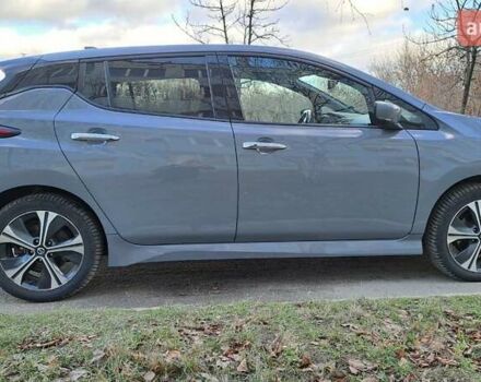 Сірий Ніссан Ліф, об'ємом двигуна 0 л та пробігом 102 тис. км за 15700 $, фото 2 на Automoto.ua