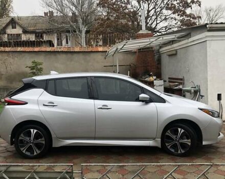 Сірий Ніссан Ліф, об'ємом двигуна 0 л та пробігом 64 тис. км за 18000 $, фото 4 на Automoto.ua