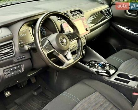 Серый Ниссан Лиф, объемом двигателя 0 л и пробегом 47 тыс. км за 15200 $, фото 19 на Automoto.ua