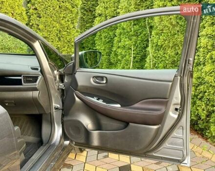 Серый Ниссан Лиф, объемом двигателя 0 л и пробегом 47 тыс. км за 15200 $, фото 24 на Automoto.ua