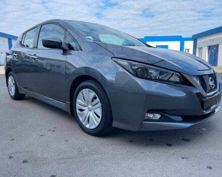 Серый Ниссан Лиф, объемом двигателя 0 л и пробегом 17 тыс. км за 16999 $, фото 4 на Automoto.ua