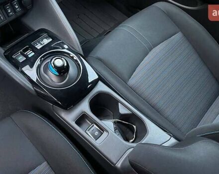 Серый Ниссан Лиф, объемом двигателя 0 л и пробегом 48 тыс. км за 14300 $, фото 20 на Automoto.ua