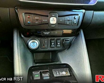 Сірий Ніссан Ліф, об'ємом двигуна 0.16 л та пробігом 102 тис. км за 15700 $, фото 11 на Automoto.ua