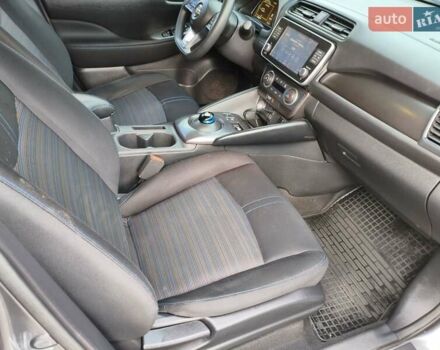 Серый Ниссан Лиф, объемом двигателя 0 л и пробегом 30 тыс. км за 12700 $, фото 31 на Automoto.ua