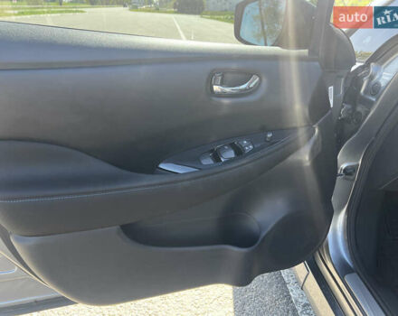 Сірий Ніссан Ліф, об'ємом двигуна 0 л та пробігом 47 тис. км за 15900 $, фото 22 на Automoto.ua