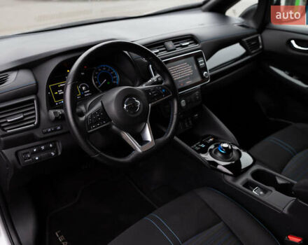 Серый Ниссан Лиф, объемом двигателя 0 л и пробегом 26 тыс. км за 15850 $, фото 14 на Automoto.ua