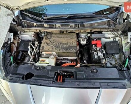 Серый Ниссан Лиф, объемом двигателя 0 л и пробегом 98 тыс. км за 14000 $, фото 4 на Automoto.ua