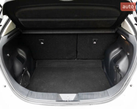 Серый Ниссан Лиф, объемом двигателя 0 л и пробегом 26 тыс. км за 15850 $, фото 47 на Automoto.ua