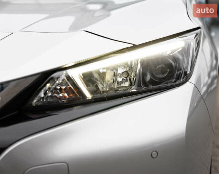 Серый Ниссан Лиф, объемом двигателя 0 л и пробегом 26 тыс. км за 15850 $, фото 51 на Automoto.ua