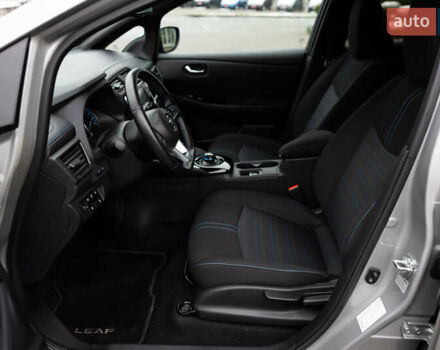 Серый Ниссан Лиф, объемом двигателя 0 л и пробегом 26 тыс. км за 15850 $, фото 13 на Automoto.ua