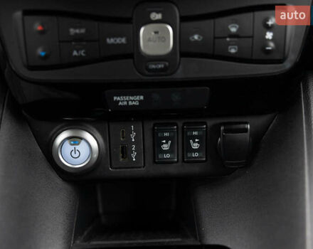 Серый Ниссан Лиф, объемом двигателя 0 л и пробегом 26 тыс. км за 15850 $, фото 28 на Automoto.ua