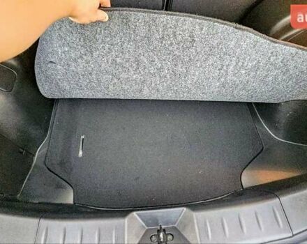 Серый Ниссан Лиф, объемом двигателя 0 л и пробегом 98 тыс. км за 14000 $, фото 7 на Automoto.ua