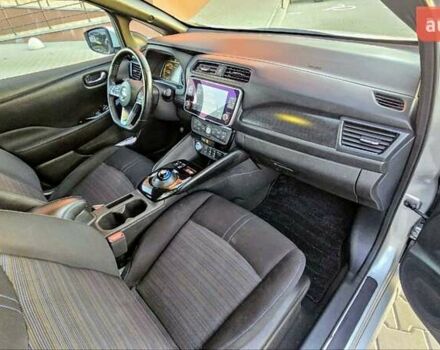 Серый Ниссан Лиф, объемом двигателя 0 л и пробегом 98 тыс. км за 14000 $, фото 14 на Automoto.ua