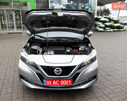 Серый Ниссан Лиф, объемом двигателя 0 л и пробегом 26 тыс. км за 15850 $, фото 49 на Automoto.ua