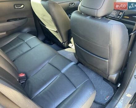 Серый Ниссан Лиф, объемом двигателя 0 л и пробегом 20 тыс. км за 18900 $, фото 4 на Automoto.ua