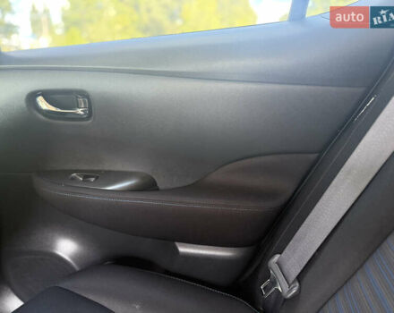 Сірий Ніссан Ліф, об'ємом двигуна 0 л та пробігом 66 тис. км за 16999 $, фото 4 на Automoto.ua