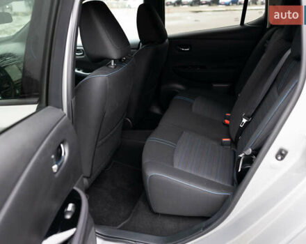 Серый Ниссан Лиф, объемом двигателя 0 л и пробегом 26 тыс. км за 15850 $, фото 34 на Automoto.ua