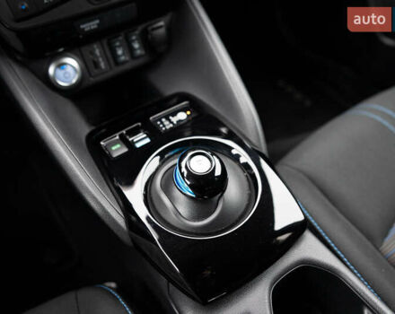 Серый Ниссан Лиф, объемом двигателя 0 л и пробегом 26 тыс. км за 15850 $, фото 29 на Automoto.ua