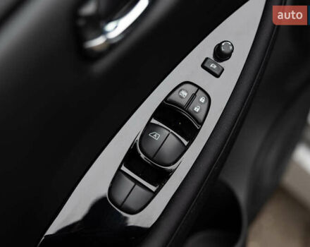 Серый Ниссан Лиф, объемом двигателя 0 л и пробегом 26 тыс. км за 15850 $, фото 17 на Automoto.ua