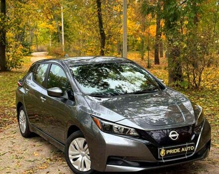 Серый Ниссан Лиф, объемом двигателя 0 л и пробегом 200 тыс. км за 16000 $, фото 3 на Automoto.ua