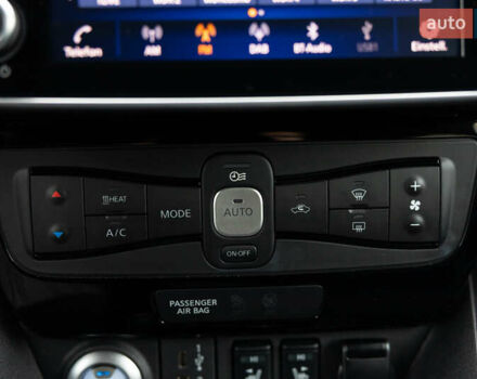 Серый Ниссан Лиф, объемом двигателя 0 л и пробегом 26 тыс. км за 15850 $, фото 27 на Automoto.ua