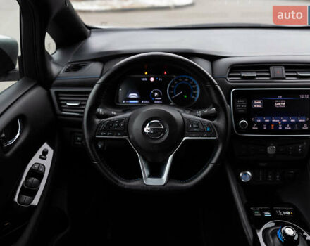 Серый Ниссан Лиф, объемом двигателя 0 л и пробегом 26 тыс. км за 15850 $, фото 19 на Automoto.ua