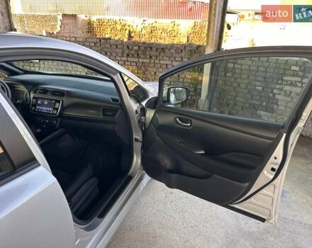 Сірий Ніссан Ліф, об'ємом двигуна 0 л та пробігом 36 тис. км за 16799 $, фото 46 на Automoto.ua