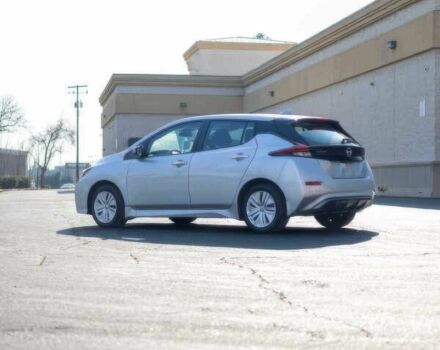 Серый Ниссан Лиф, объемом двигателя 0 л и пробегом 28 тыс. км за 11500 $, фото 4 на Automoto.ua