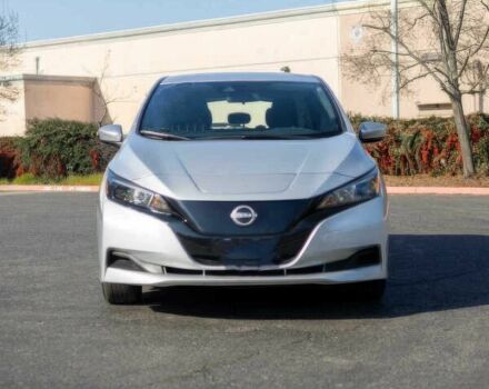 Серый Ниссан Лиф, объемом двигателя 0 л и пробегом 28 тыс. км за 11500 $, фото 1 на Automoto.ua