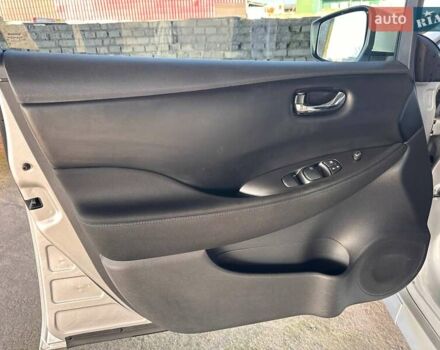 Сірий Ніссан Ліф, об'ємом двигуна 0 л та пробігом 36 тис. км за 16799 $, фото 30 на Automoto.ua