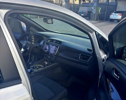 Серый Ниссан Лиф, объемом двигателя 0 л и пробегом 1000 тыс. км за 21999 $, фото 3 на Automoto.ua